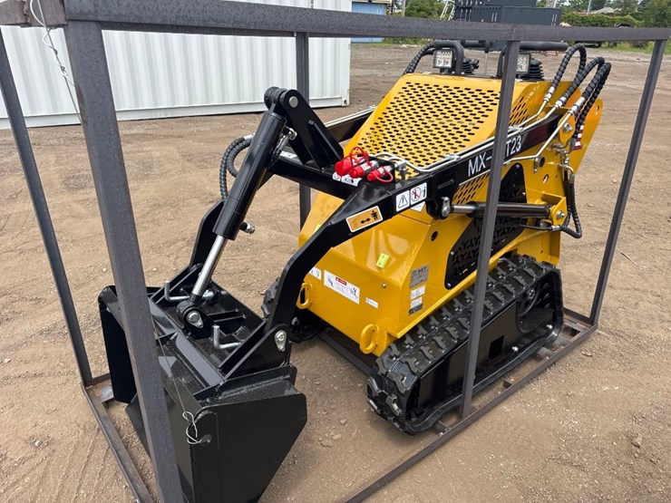 new-agt-co-mini-stand-on-skidloader-model-mx-crt23-image-4