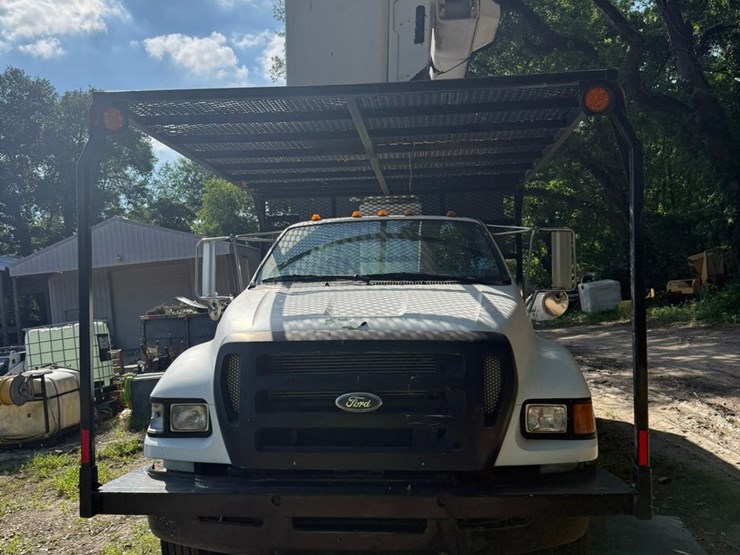 2010-ford-f750-image-2