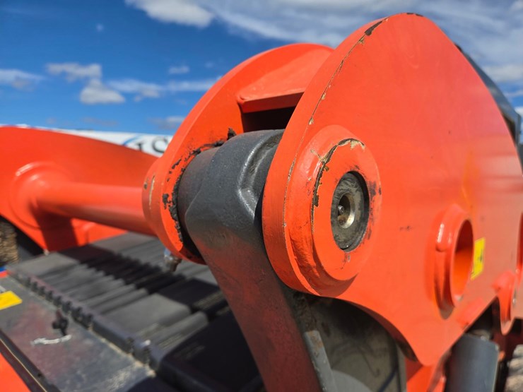 kubota-ssv75-image-21
