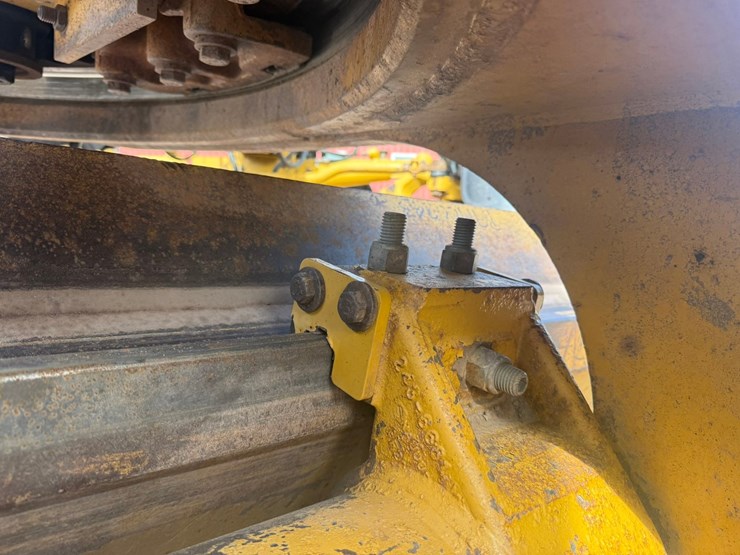 caterpillar-160m-image-178