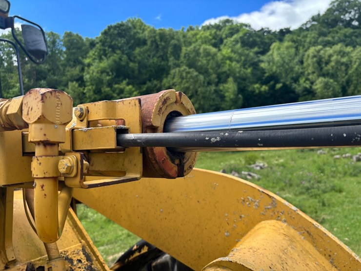 caterpillar-928g-image-71