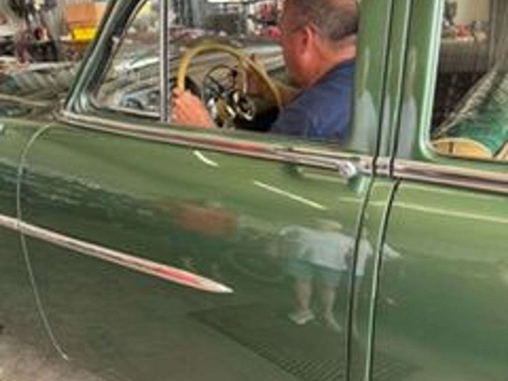 1951-packard-four-door-sedan-image-9