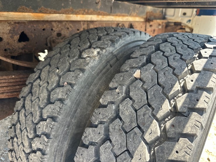 2001-ford-f450-image-43