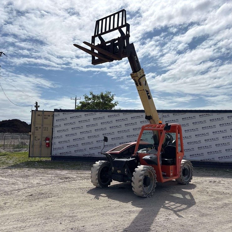 2017 JLG G5-18A
