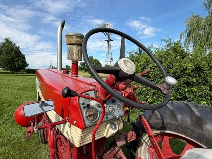 1962-farmall-560-diesel-image-15