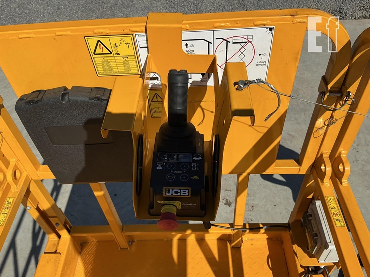 2023-jcb-s4550e-image-11