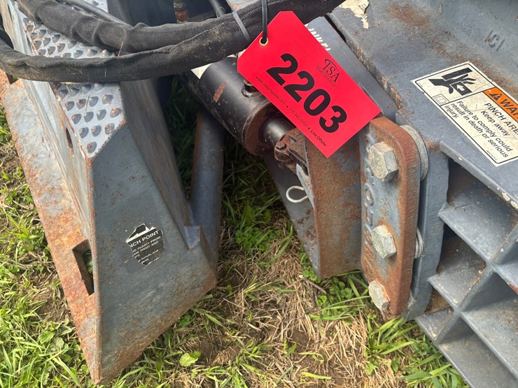 #2203-•-grousher-products-approx.-82"-skid-mounted-dozer-blade-image-12