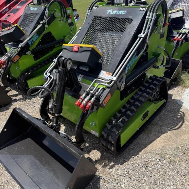 #50 • Mini Skid Steer Loader - FT36C - Gas