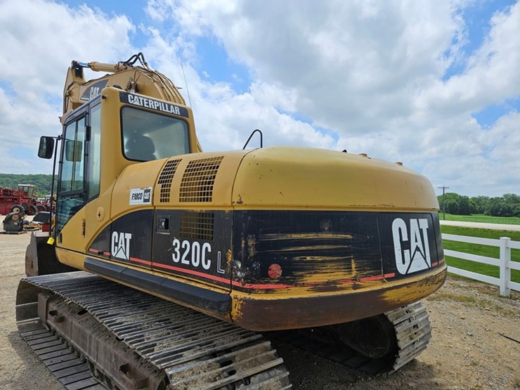 caterpillar-320c-image-26