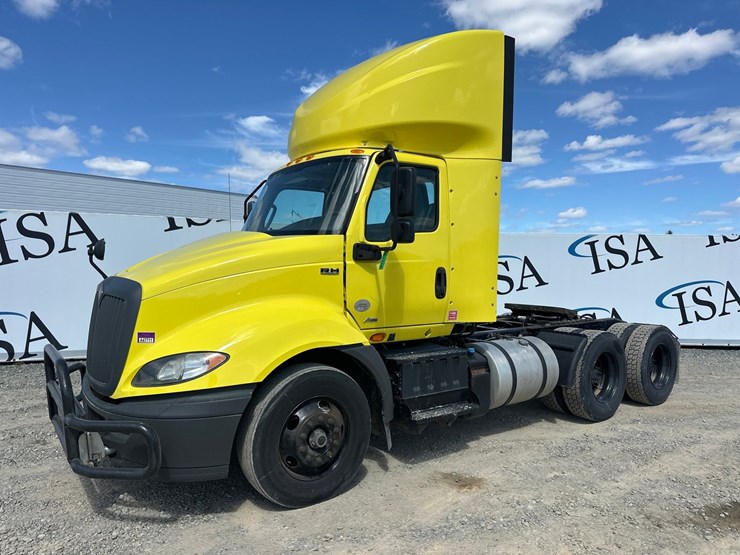#60118-•-2019-international-rh613-day-cab-truck-tractor-image-1