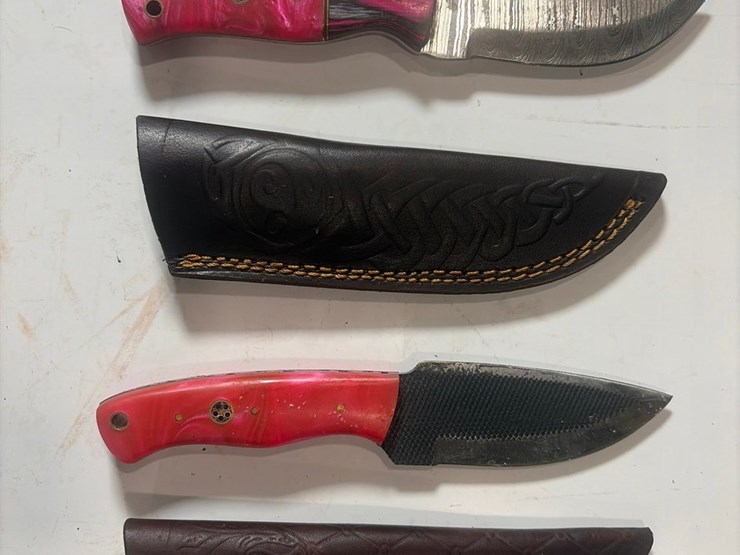 #5905-•-(6)-unused-knives-image-3
