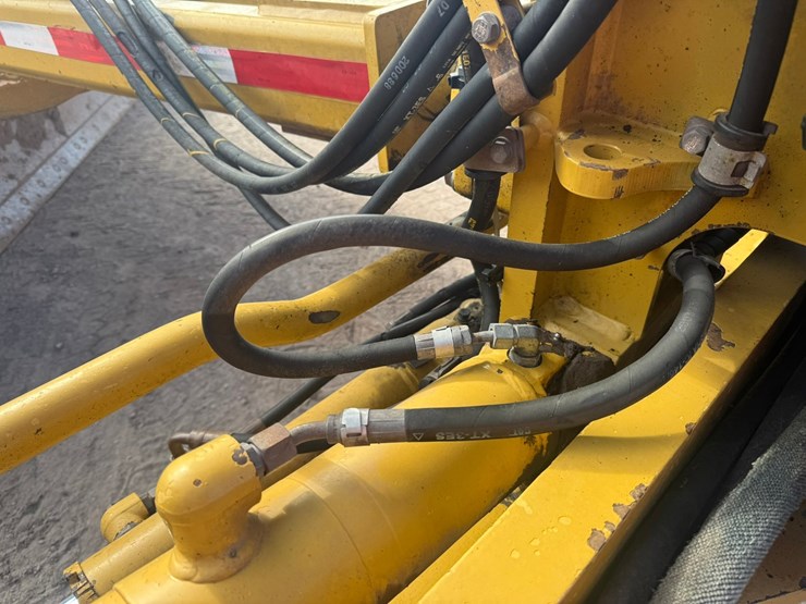 caterpillar-160m-image-61