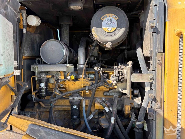 2014-deere-644k-image-41
