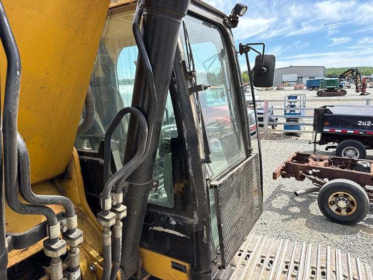 2017-caterpillar-336fl-image-61