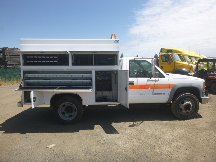 2002-chevrolet-3500-image-8