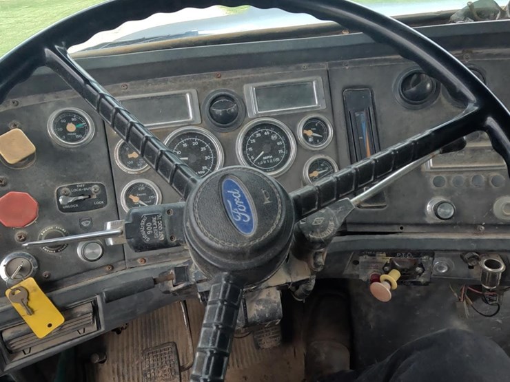 ford-l9000-image-21