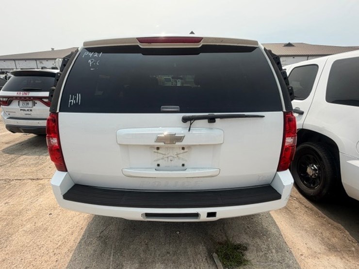 2011-chevrolet-tahoe-image-10