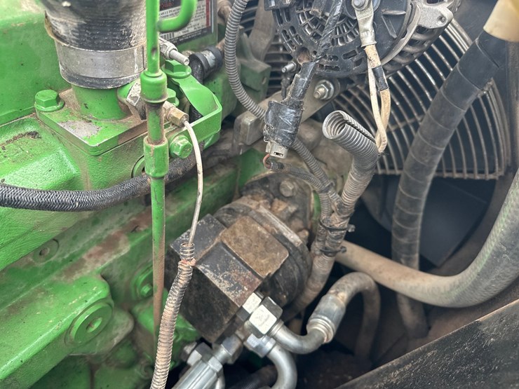 2016-deere-2154d-image-57
