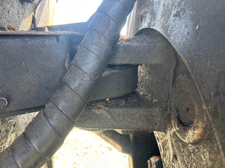 deere-1110e-image-33