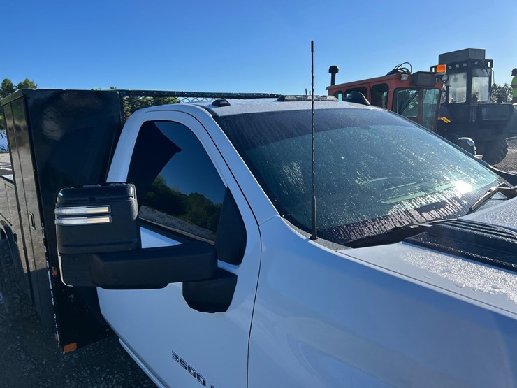 2020-chevrolet-3500-image-16