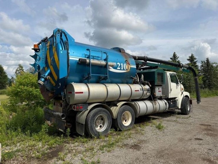 2003-sterling-lt7500-image-3