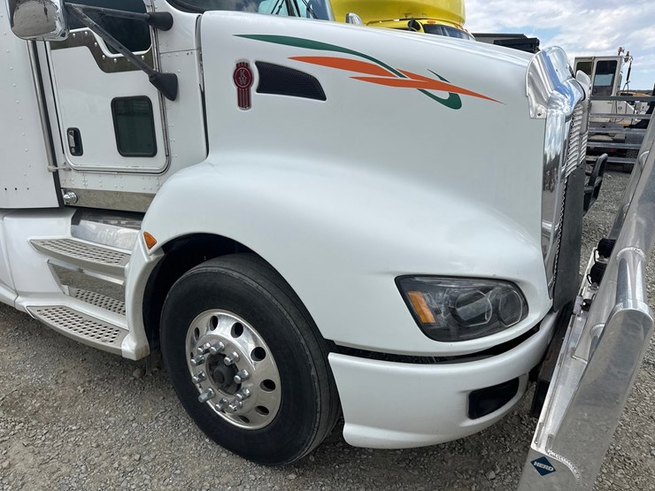 2014-kenworth-t660-image-27