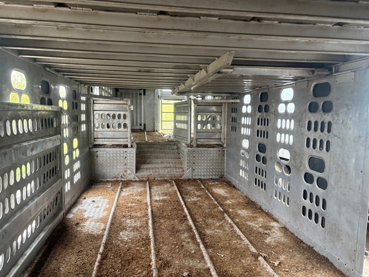 #2150-•-2017-barrett-53'-cattle-semi-trailer-image-61