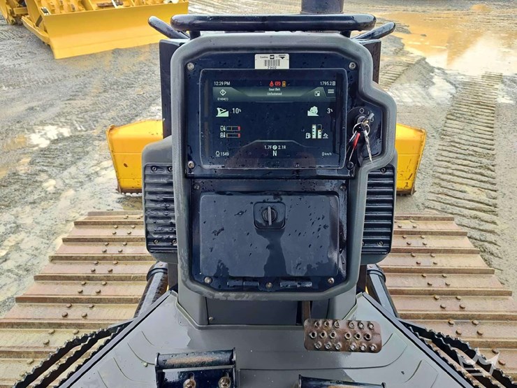2020-caterpillar-d1-image-9