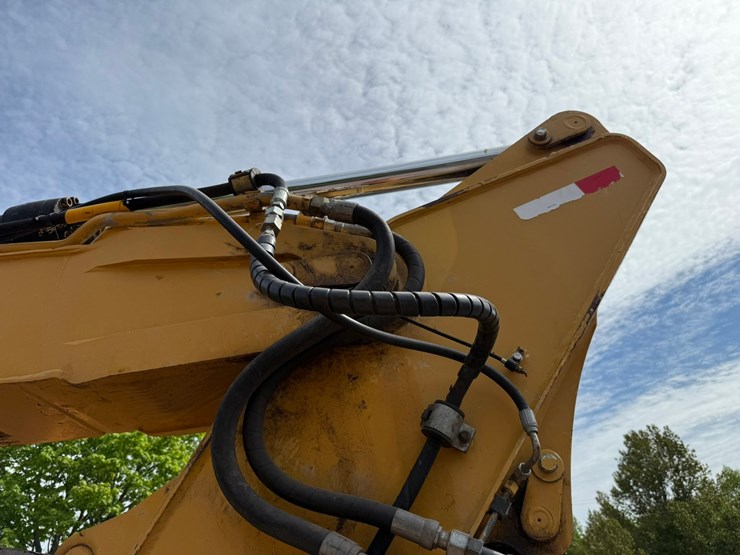caterpillar-m318-image-15