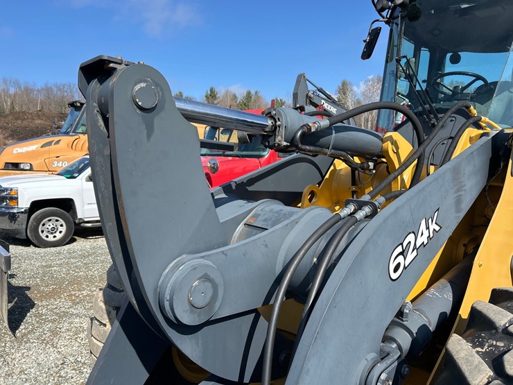 2012-deere-624k-image-31