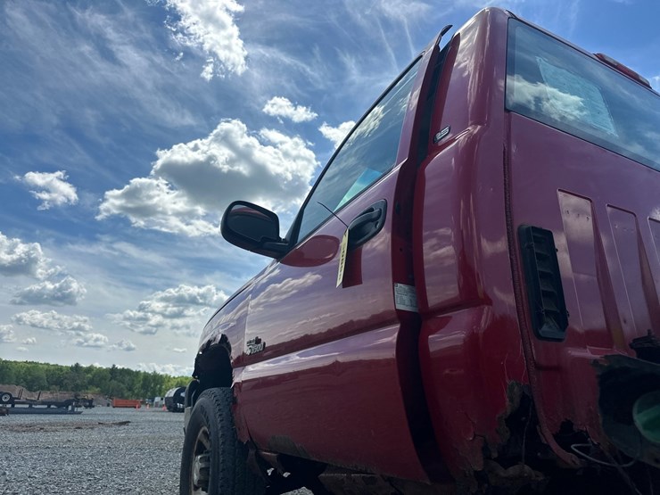 2005-chevrolet-3500-image-14