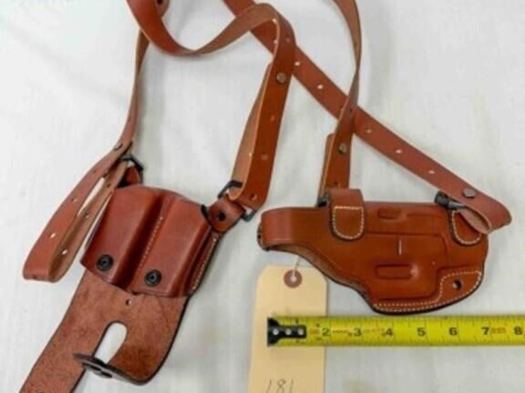 leather-shoulder-holster-image-1