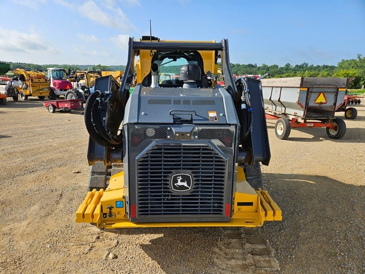 john-deere-335-image-4