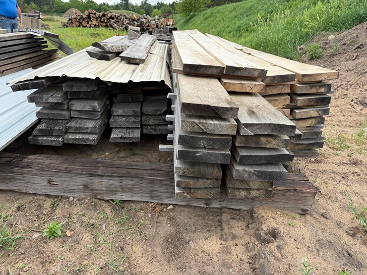 #1763-•-rough-sawn-oak-lumber-image-3