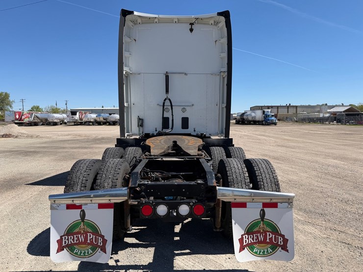 2018-kenworth-t680-image-4