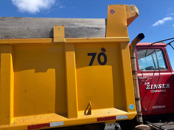 #2174-•-1984-mack-dm660-tandem-axle-dump-truck-image-64