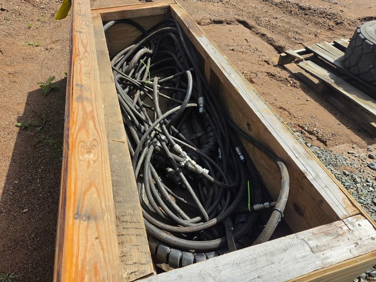 #6019-•-box-of-misc.-hydraulic-hoses-image-6