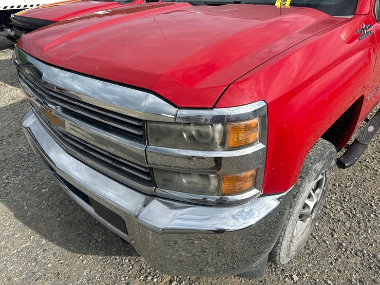2015-chevrolet-silverado-2500hd-image-9