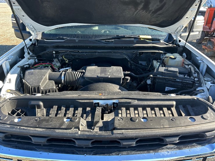 2020-chevrolet-3500-image-38