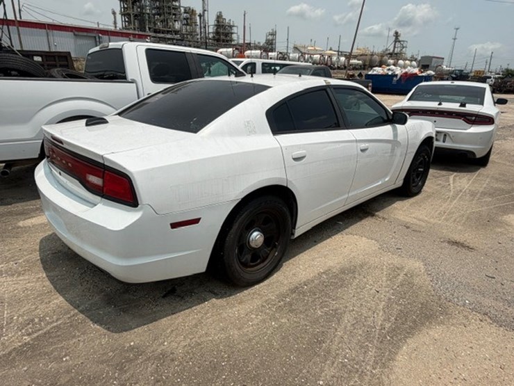 #66-•-2014-dodge-charger-image-3