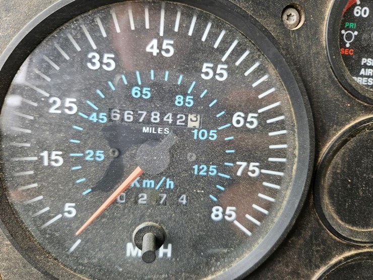 1993-mack-ch613-image-33