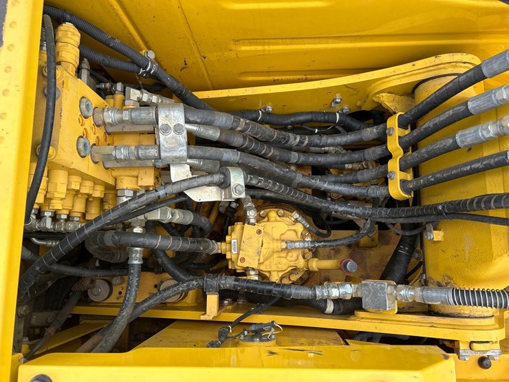 komatsu-pc130-11-image-32