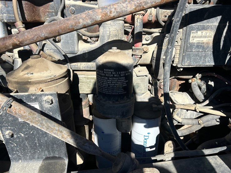 2001-mack-rd688s-image-55