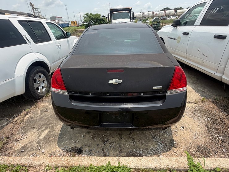 #65-•-2009-chevrolet-impala-image-9