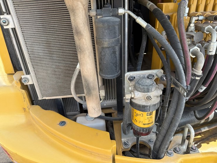 caterpillar-305.5e2-image-39