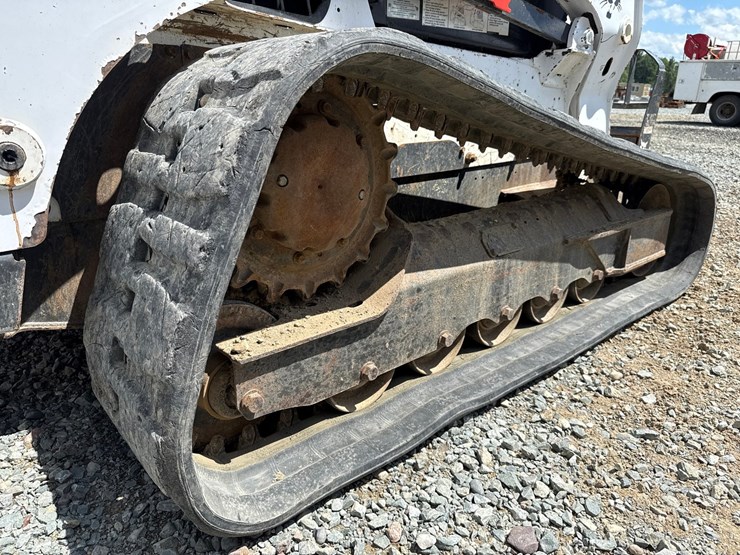 2020-bobcat-t740-image-50