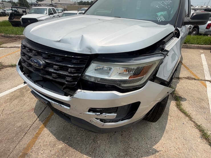 2017-ford-explorer-image-9