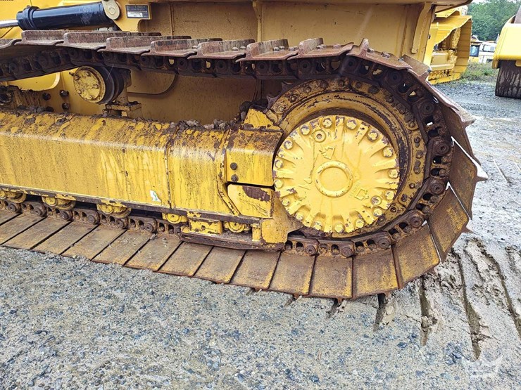 2020-caterpillar-d1-image-5