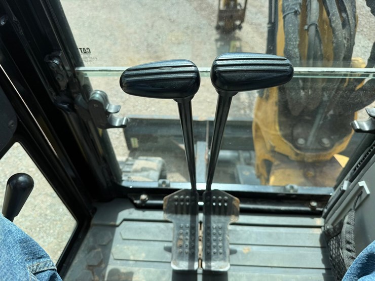 caterpillar-305.5e2-image-57
