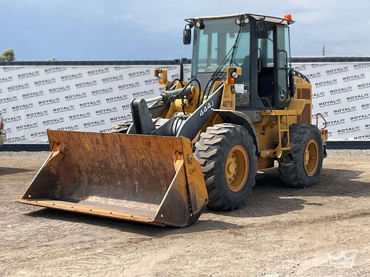 2007-deere-444j-image-1